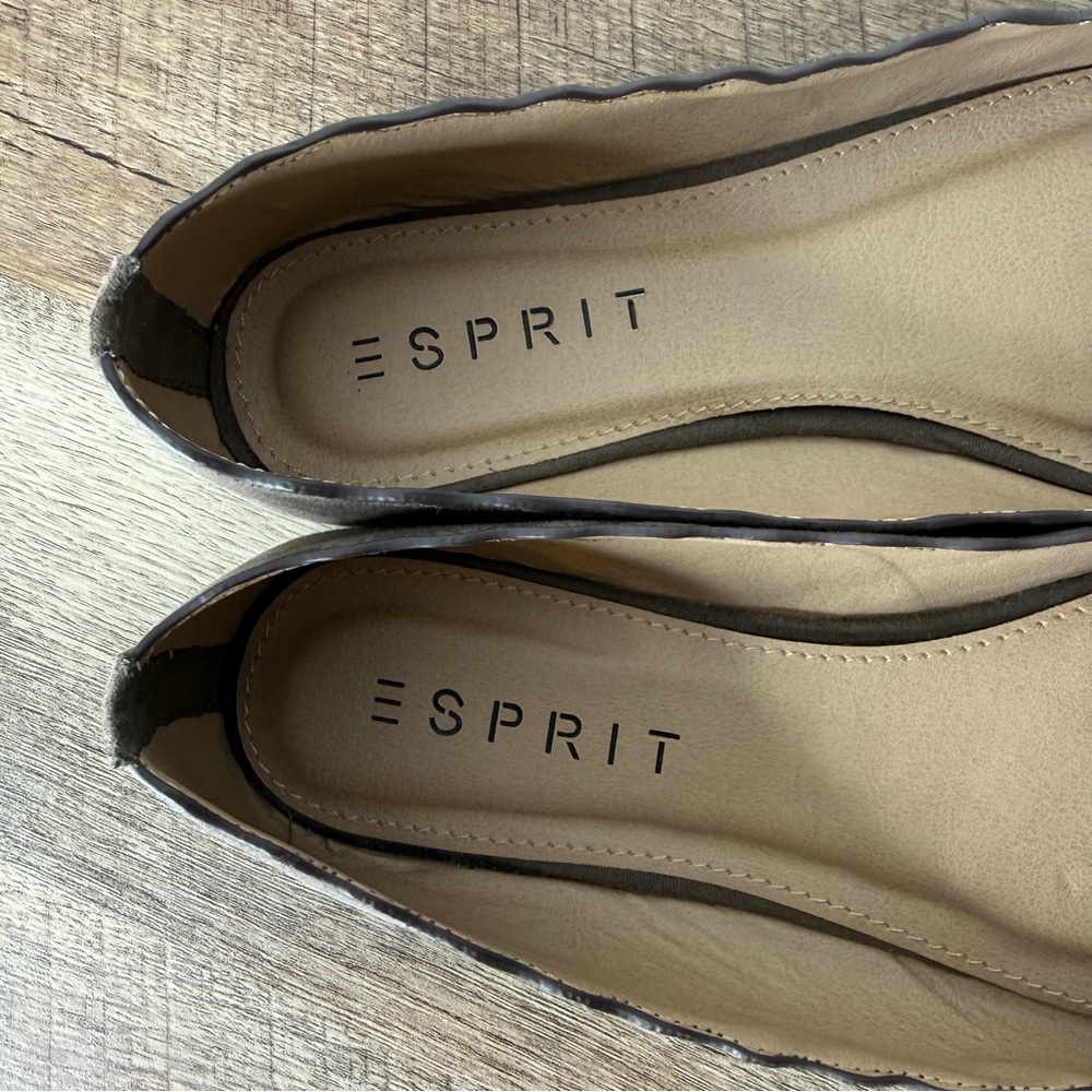 ESPRIT Sandy Brown Ballet Flats Scalloped Edges Faux Suede Microsuede 7.5 *Flaw - Picture 5 of 12